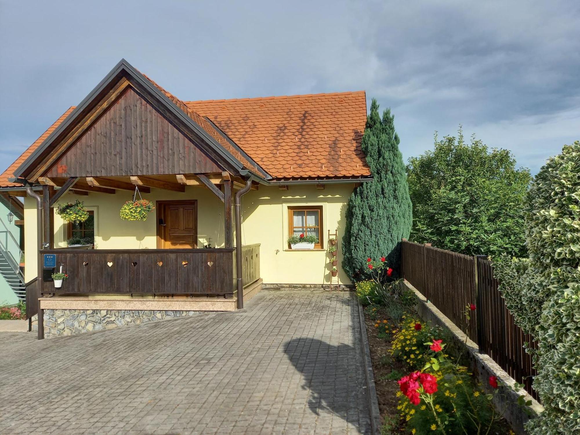 Villa Kuca Za Odmor Barbara Donja Stubica Esterno foto